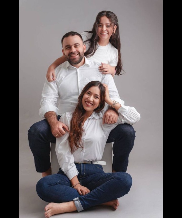 Couple portrait – Candid wedding photography in Kochi Kerala